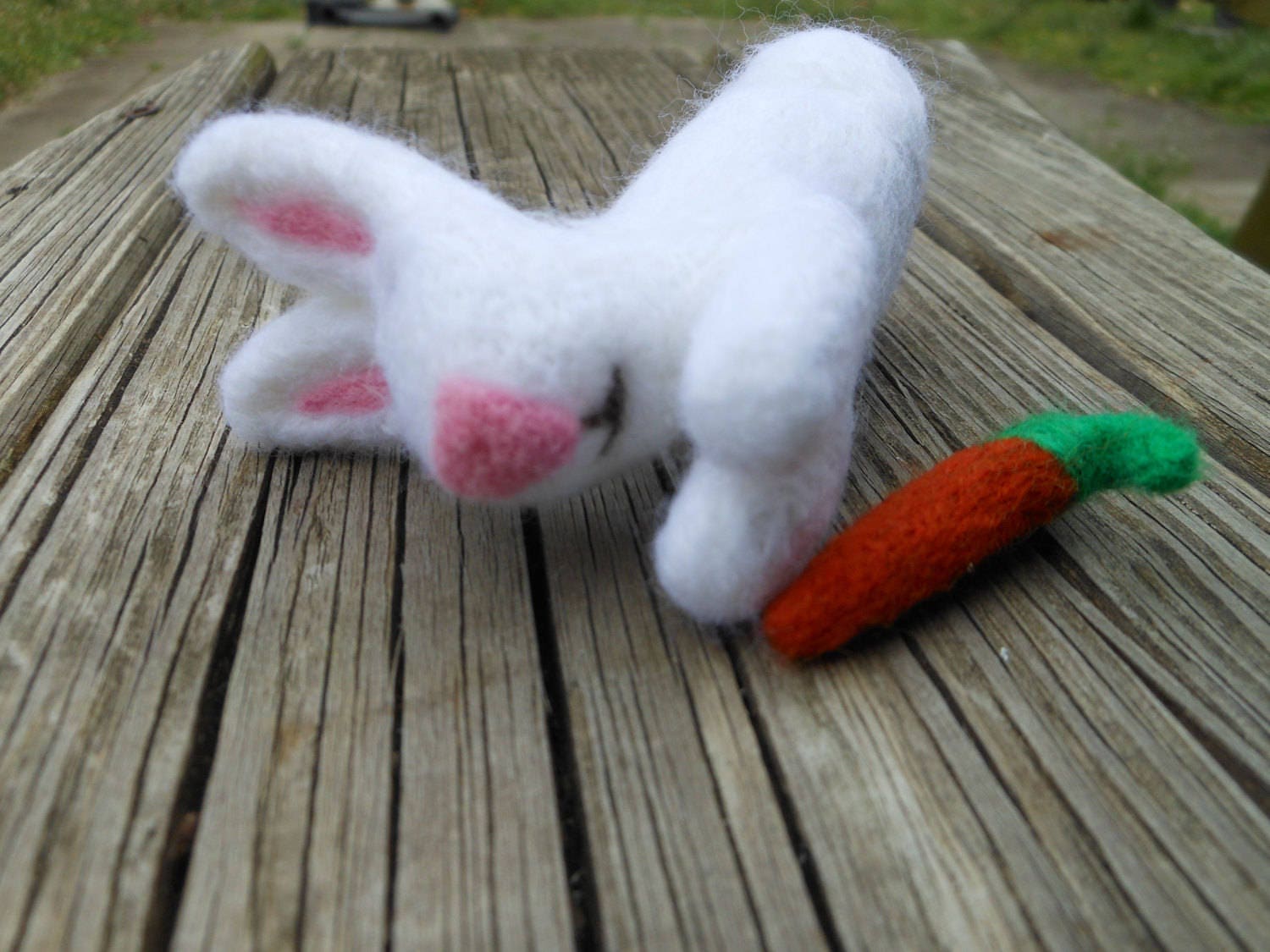 White Wool Needle Felted Bunny Rabbit and Carrot - Etsy