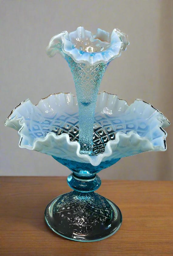fenton opalescent ビンテージ ガラス製 花瓶 Fenton - Sea Blue Opalescent Diamond Hobnail Epergne Tulip