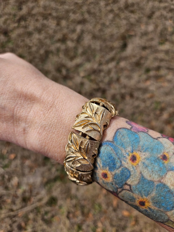 Vintage Sarah Coventry Brushed Gold Tone Bracelet… - image 1