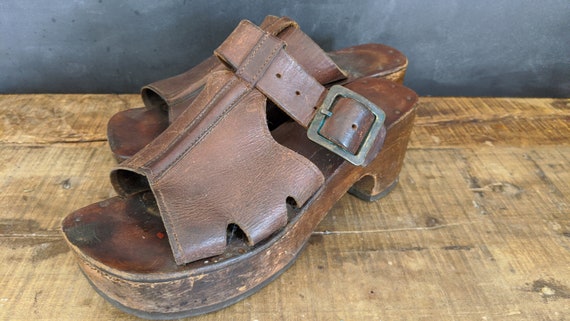 VINTAGE PLATFORM SHOES 1960s 1970s Leather Wood Mu