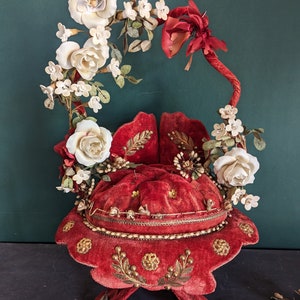 ANTIQUE FRENCH WEDDING Globe de Mariee, Wedding Dome Interior Display, Antique Tiara Crown Display