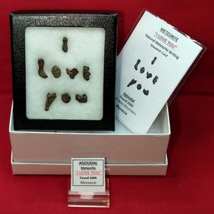 Rare Meteorite I LOVE YOU All Natural Agoudal Meteorite Writing Display with Matching Souvenir Card Gift Bild 1