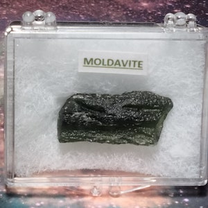 Sale Rare 5.5-Gram MOLDAVITE Tektite Meteorite Impact Glass in a Display Box from Czech Republic Bild 2