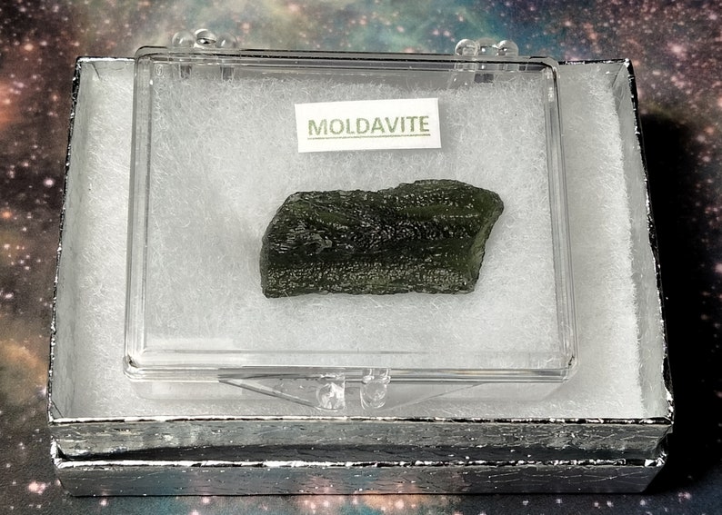 Sale Rare 5.5-Gram MOLDAVITE Tektite Meteorite Impact Glass in a Display Box from Czech Republic Bild 3