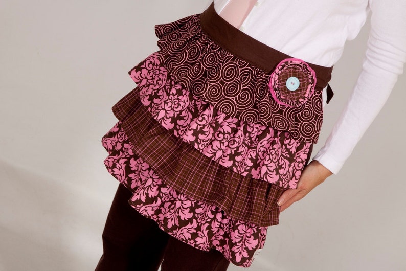 SaMPLE SaLE* REaDY 2 ShIP*pink and brown ruffle half Apron Womens in size S-M-L-XL CLEaRANCE