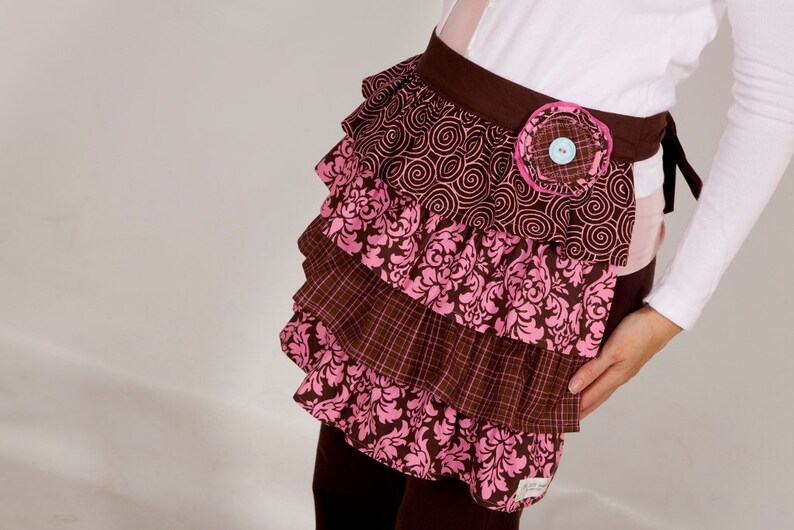 SaMPLE SaLE* REaDY 2 ShIP*pink and brown ruffle half Apron Womens in size S-M-L-XL CLEaRANCE