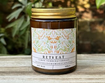 Retreat Candle - Handgegossene botanisch inspirierte Duftkerze.