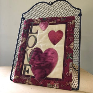 Digital Unique Love Art Quilt Pattern, Mini Tabletop, Fusible Applique Quilt Pattern, Beginner Friendly, Quick to Make Hearts Quilt Pattern