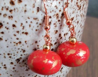 Gorgeous Speckled Gold Red Bead Rose Gold Tone Drop Earrings -*NEW*