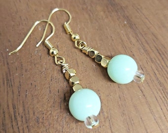 Pretty Pastel Green Gold Tone Drop Earrings -*NEW*