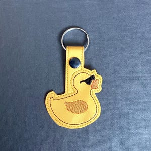 Sunglasses duck keychain | embroidered keychain | faux leather keychain | duck gift | duck  | cruise duck |