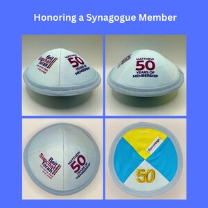Pode incluir: Quatro quip&aacute;s azuis claros com texto e desenhos. Os quip&aacute;s apresentam o texto "Matthew 50 Years of Membership" e "Beit Simchat Torah". Um quip&aacute; tem um design amarelo e azul com o n&uacute;mero "50".
