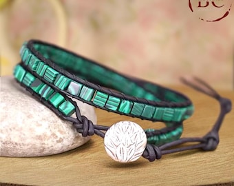 Bransoletka skórzana Boho z malachitu: zabytkowy zielony kamień