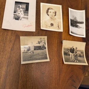 Lote de cartas fotográficas antiguas de las décadas de 1940 y 1950: retratos familiares y cartas a Louise