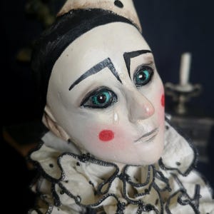 Busto de Pierrot - Payaso Triste - Personaje Teatral Vintage - Muñeca Artística Hecha a Mano - Pierrot Francés - Decoración Gótica para el Hogar - Busto OOAK hecho a mano