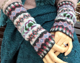 Bobby's Fair Isle Thistle Wristwarmers Knitting Pattern pdf