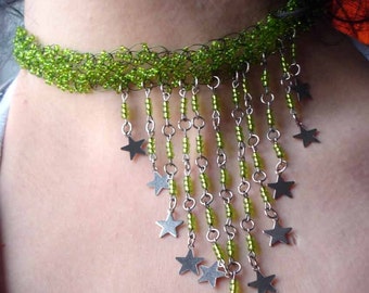 Green crocheted choker with metal stars - Statement Necklace - Wire Crochet - Seed Beads - Fashion Jewelry