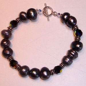 Freshwater pearls and Swarovski crystal bracelet image 1