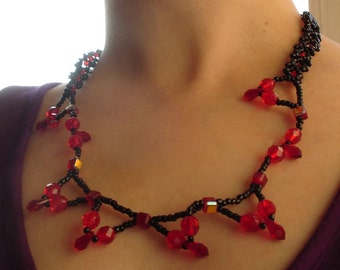 Black and red elegant necklace