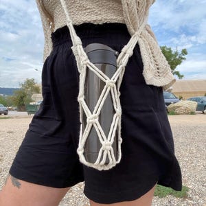 Macrame Water Bottle Holder, Tumbler Carrier, Boho Crossbody Strap, Handmade Drink Bottle Holder, Best Gift for Her, Festival Accessory Bag