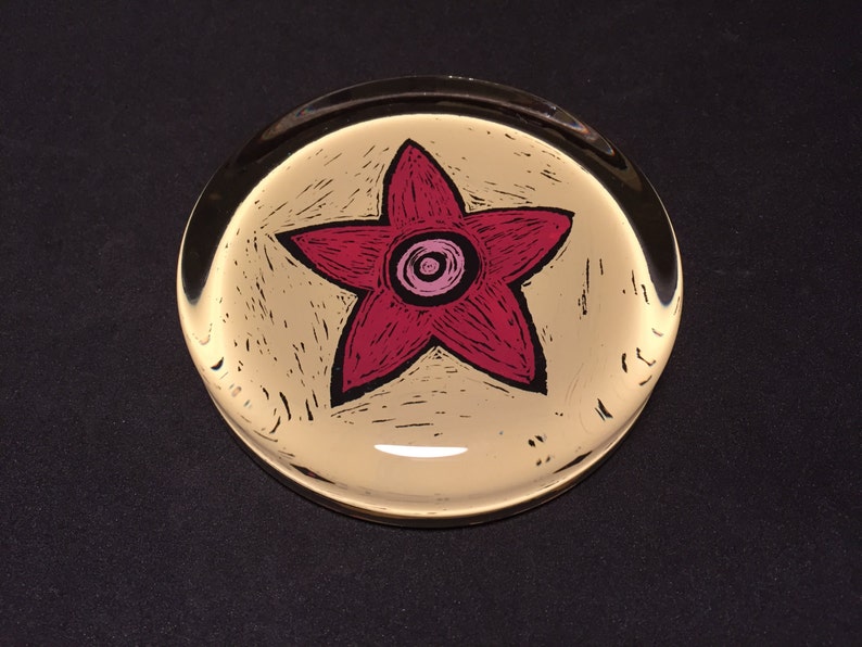 red star glass paper weight by detroit glass company image 2