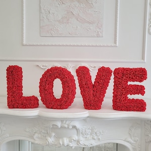 Letras de amor de pie con rosas de espuma, letras de amor independientes, letras de boda con rosas, letras en 3D, decoración de flores para despedida de soltera, letras de boda con rosas