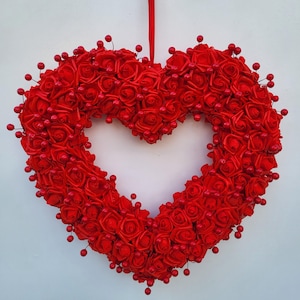 Rote Rose HERZEN Kranz, Valentinstag Kranz, herzförmiger Rosenkranz, Herz Wandbehang, Herz Türkranz, rotes Herz, Hochzeit Herz