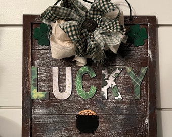 Rustic St Patrick’s Day Lucky sign picture