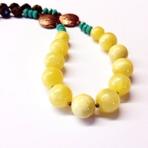Collier de jade jaune - collier de perles de turquoise jaune - cadeau du 12e anniversaire - jaune vif - bijoux jaunes - marron - 35e