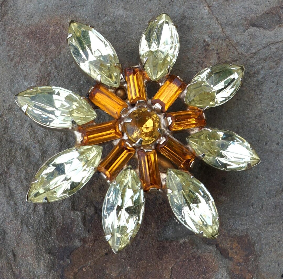 Vintage Glitzy Round Star Shaped Rhinestone Brooch With Topaz and Clear ...