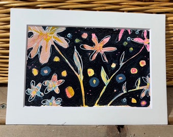 Fleurs nocturnes - peinture abstraite originale de 10 x 15 cm sur papier emmêlé à 5 x 7 cm