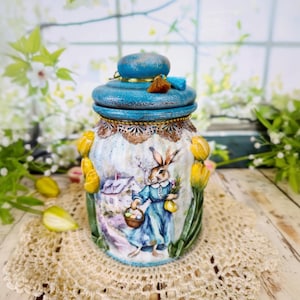 Dekorative Dose mit Deckel – buntes Konfektglas im Cottagecore Dekor – eine perfekte Geschenkidee zu Ostern oder zum Geburtstag
