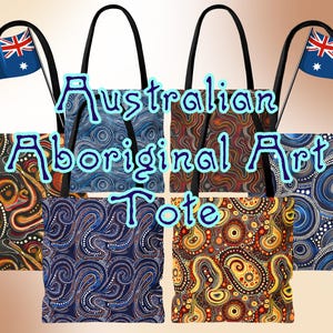 Könnte beinhalten: Tragetaschen mit Designs der australischen Aboriginal-Kunst. Jede Tasche zeigt ein einzigartiges Muster in Blau-, Braun-, Orange- und Gelbtönen. Die Taschen haben schwarze Griffe und sind mit australischen Flaggen verziert.