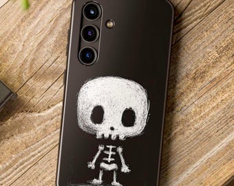 チョークスケルトンのスマホケース、不気味でかわいいiPhoneカバー、ちびハロウィンケース、不気味で気まぐれなスカルイラスト、気まぐれなゴス風ブラックスマホカバー