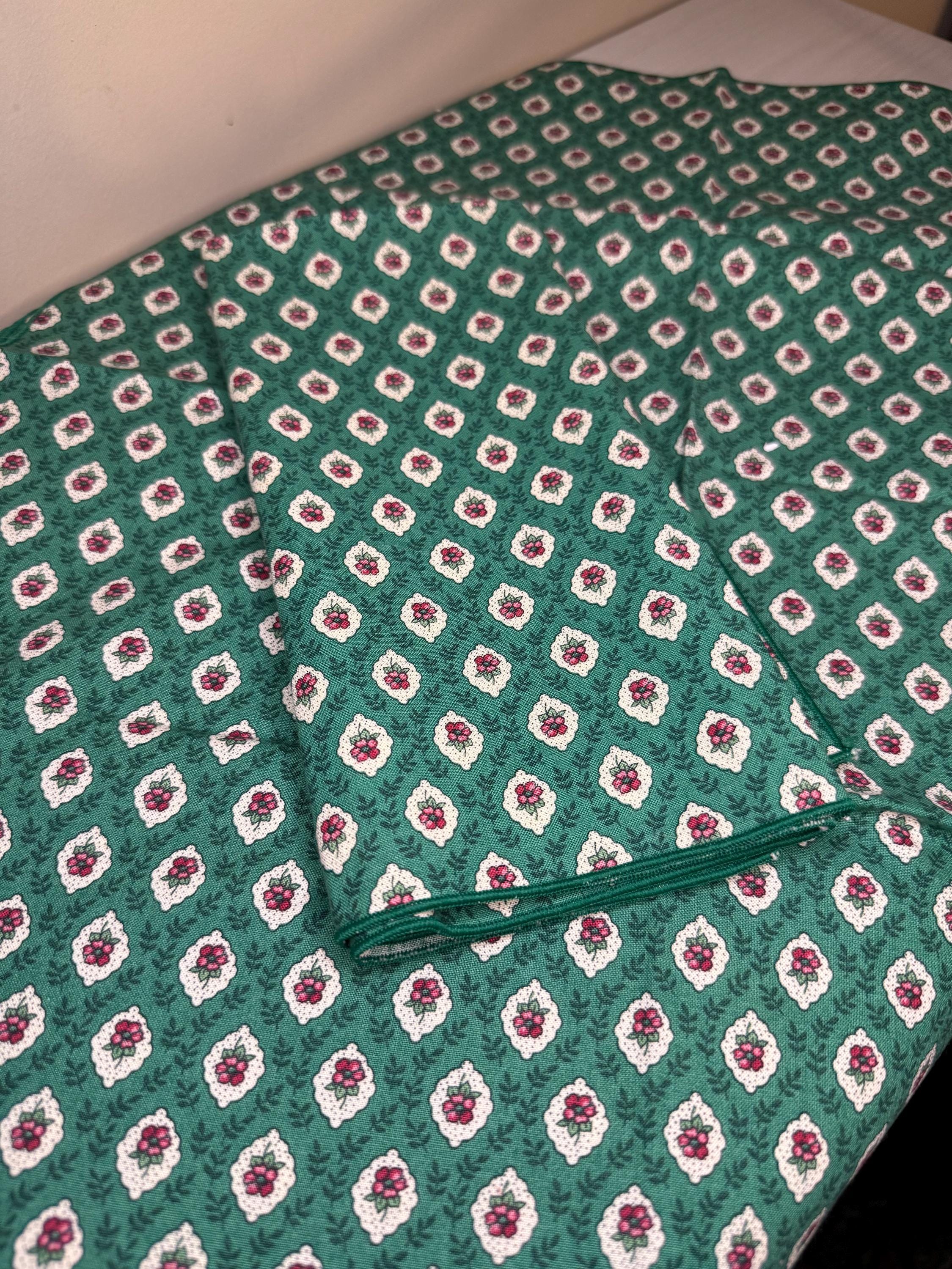 Vintage Vera Bradley Cloth Napkins | Set of 5 | Green Floral Cotton Table Linens | Cottagecore Farmhouse Napkin Set | “Greenfield” Fabric