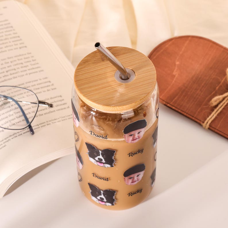 Puede incluir: Un juego de tres tazas de cer&aacute;mica con un acabado moteado y mate. Las tazas son de color crema, gris claro y gris oscuro. Cada taza tiene un dise&ntilde;o simple y minimalista y un asa redondeada.