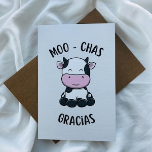 Cartão de felicitações Moo-chas Gracias - Cartões de felicitações com trocadilhos - Cartão fofo - Cartão engraçado - Cartão de agradecimento - Trocadilho espanhol - Cartão de vaca