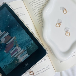Dainty Heart Kindle Charms -Dust Plugs -  Kindle Girlie - Bookish - Phone Charm - Kindle Accessories - Bookish Merch - Gift Ideas for Her
