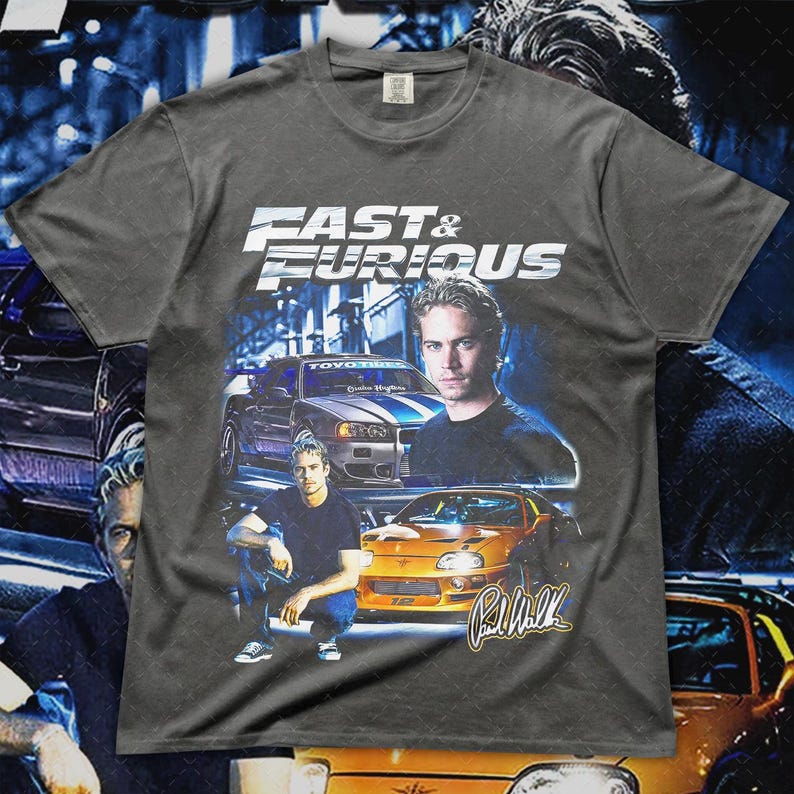 Camiseta de Paul Walker de Rápidos y Furiosos – Camiseta gráfica de carreras vintage – Camiseta retro de cine – Regalo para entusiastas de los coches y fanáticos de las películas de los años 2000 Pepper