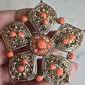 Authentic Vintage Gold Tone Flower brooch. Coral Color Beads Flower Spring Jewelry Brooch. Gift for woman.