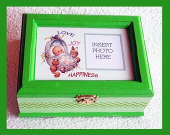 Baby Music Memory Box, Keepsake Box, Plays Brahms Lullaby, Personalized Keepsake Box, Storage Box, Music Box, Baby Gift, Wood Box, Photo box