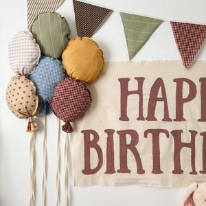 Ballons d'anniversaire en tissu | Décoration de fête champêtre traditionnelle, guirlande pour chambre d'enfant image 6