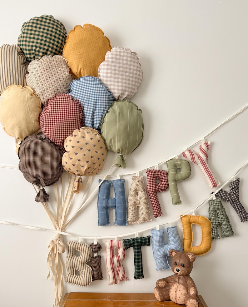 Ballons d'anniversaire en tissu | Décoration de fête champêtre traditionnelle, guirlande pour chambre d'enfant image 2