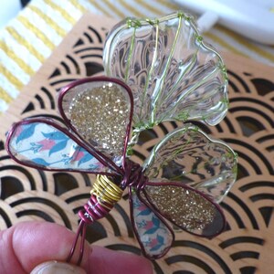 Broche Ancienne En Argent Avec Motif Floral En Résine - Bijou Vintage Occasion