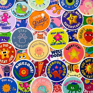 Paquete de 50 pegatinas de recompensa para niños, paquete de pegatinas para profesores, paquete de pegatinas a prueba de agua, pegatinas troqueladas, paquete de pegatinas de recompensa, pegatinas escolares