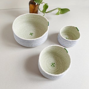 Nesting set of cotton rope baskets short for a Mediterranean decor. A set of nesting baskets for fruits, bread or as a centrepiece bowl. image 1