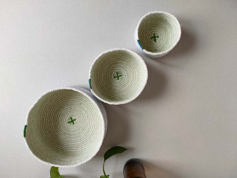 Nesting set of cotton rope baskets short for a Mediterranean decor. A set of nesting baskets for fruits, bread or as a centrepiece bowl. image 9