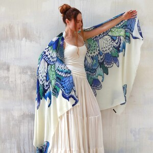 Blue Butterfly Wing Shawl, Butterfly Scarf Cape, Moth Shawl, Spring Accessories For Mom, Mothers Day Gift For Grandma, Beach Wedding Wrap imagen 3