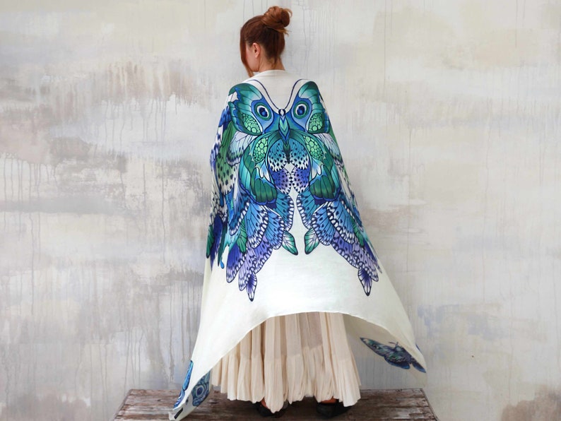 Blue Butterfly Wing Shawl, Butterfly Scarf Cape, Moth Shawl, Spring Accessories For Mom, Mothers Day Gift For Grandma, Beach Wedding Wrap imagen 5