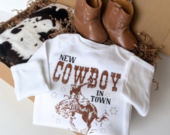 Western Baby Set Cowboy Newborn Gift Box Rodeo Theme Infant Outfit Country Nursery Bundle Western Cow Print Blanket Bodysuit Boots Ranch